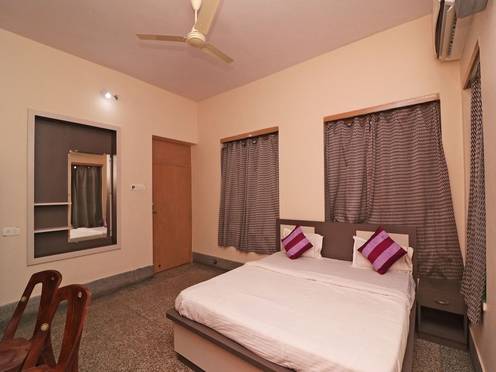 SPOT ON 39527 Hotel Saraogi Room 13