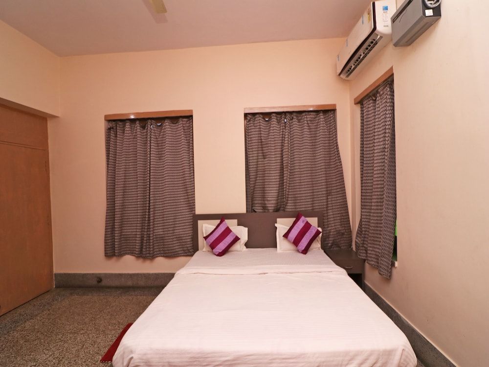 SPOT ON 39527 Hotel Saraogi Room 10