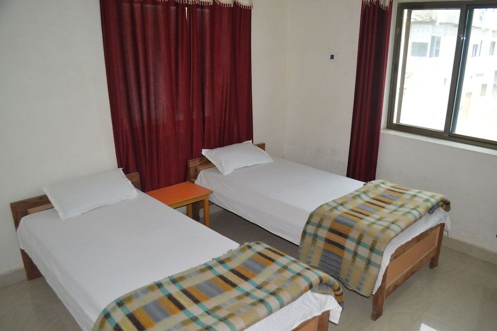 Middle Way Home Stay Basic Double or Twin Room, 2 Twin Beds, Non Smoking 19
