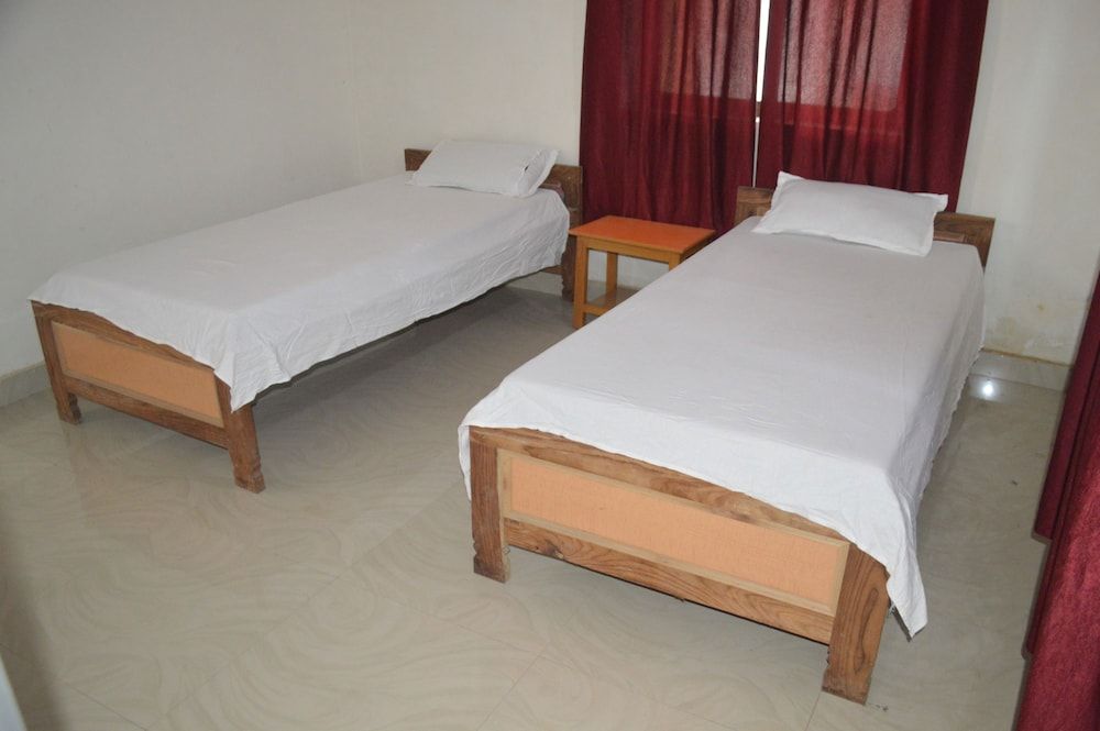 Middle Way Home Stay Basic Double or Twin Room, 2 Twin Beds, Non Smoking 15