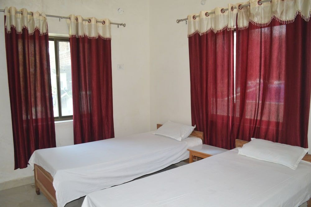 Middle Way Home Stay Basic Double or Twin Room, 2 Twin Beds, Non Smoking 14