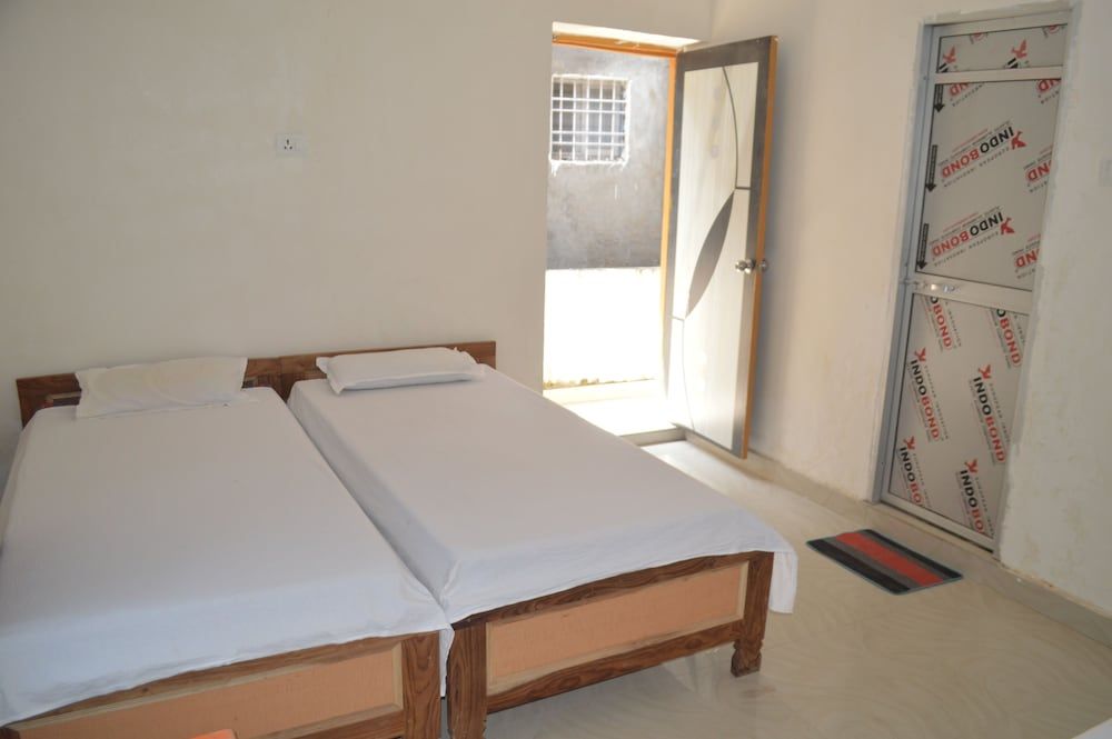 undefined Middle Way Home Stay 8