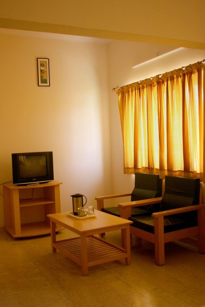 Tree Top Residency Deluxe Room 2