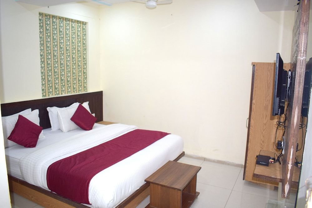Hotel Shubham Palace Deluxe AC Room 2