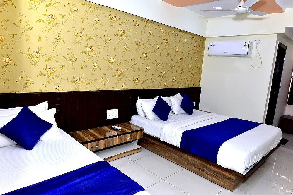 Hotel Shubham Palace Three Bed AC room 6
