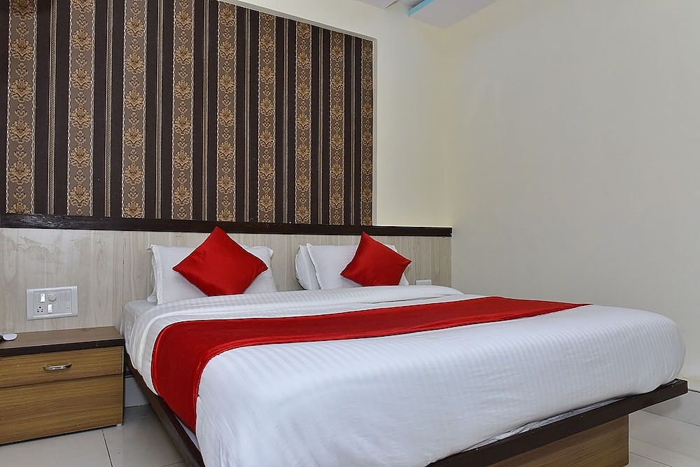 Hotel Shubham Palace Three Bed AC room 4