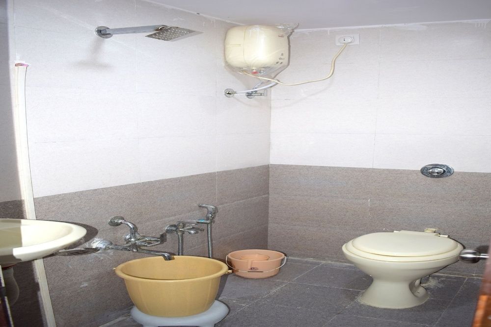 Hotel Shubham Palace Deluxe AC Room 8