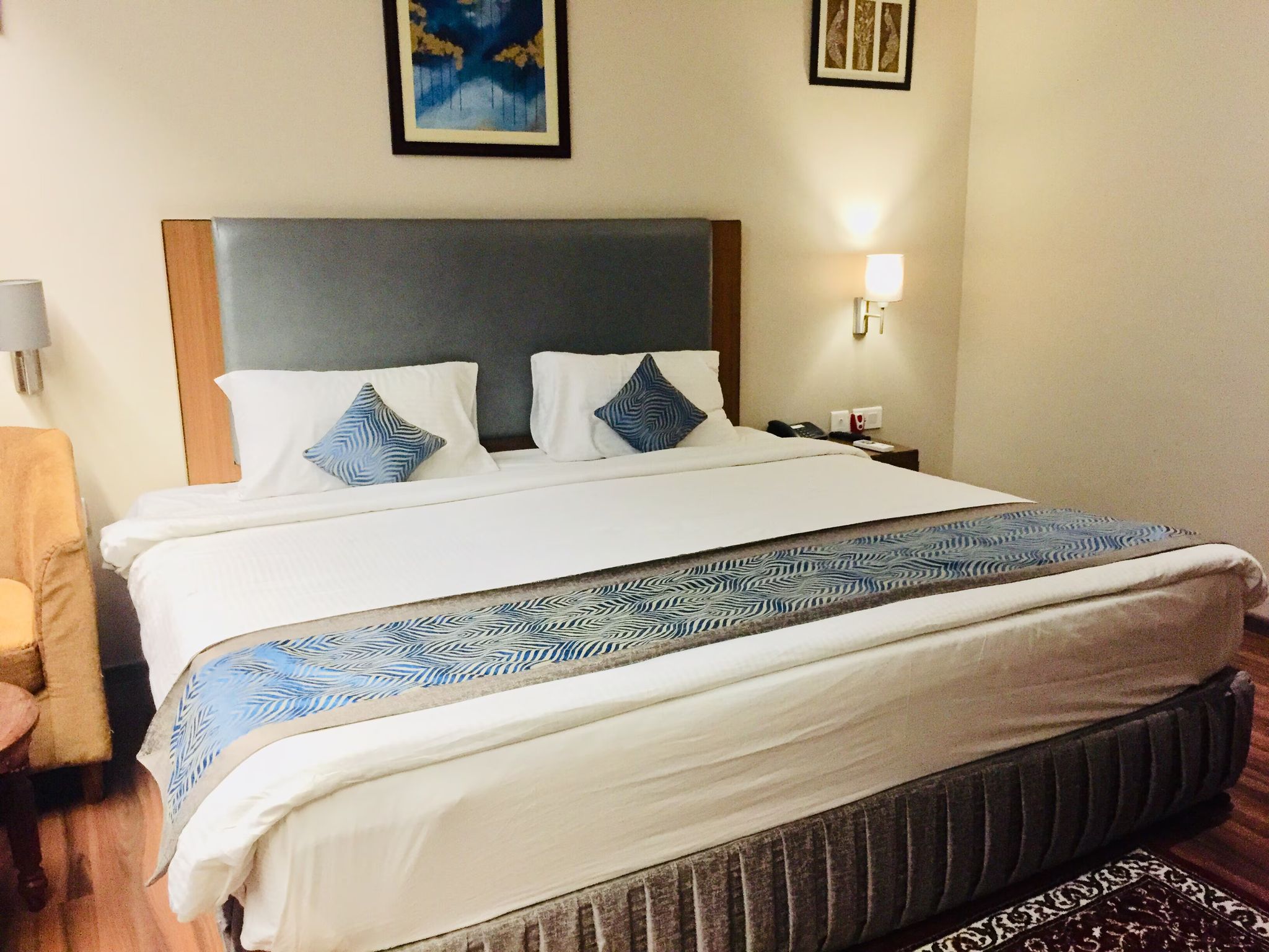 DELUXE DOUBLE ROOM Adhoc