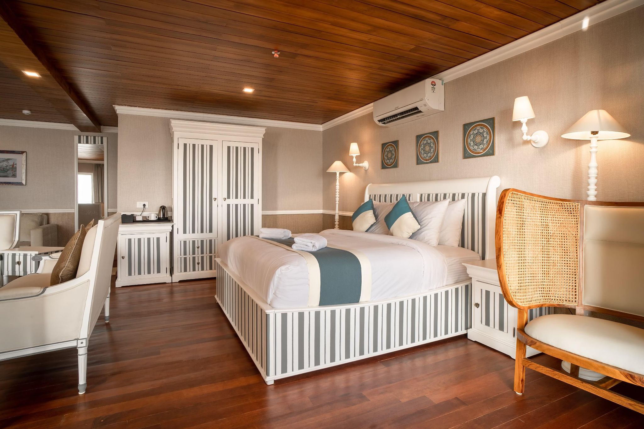 Suite with Sea View Balcony