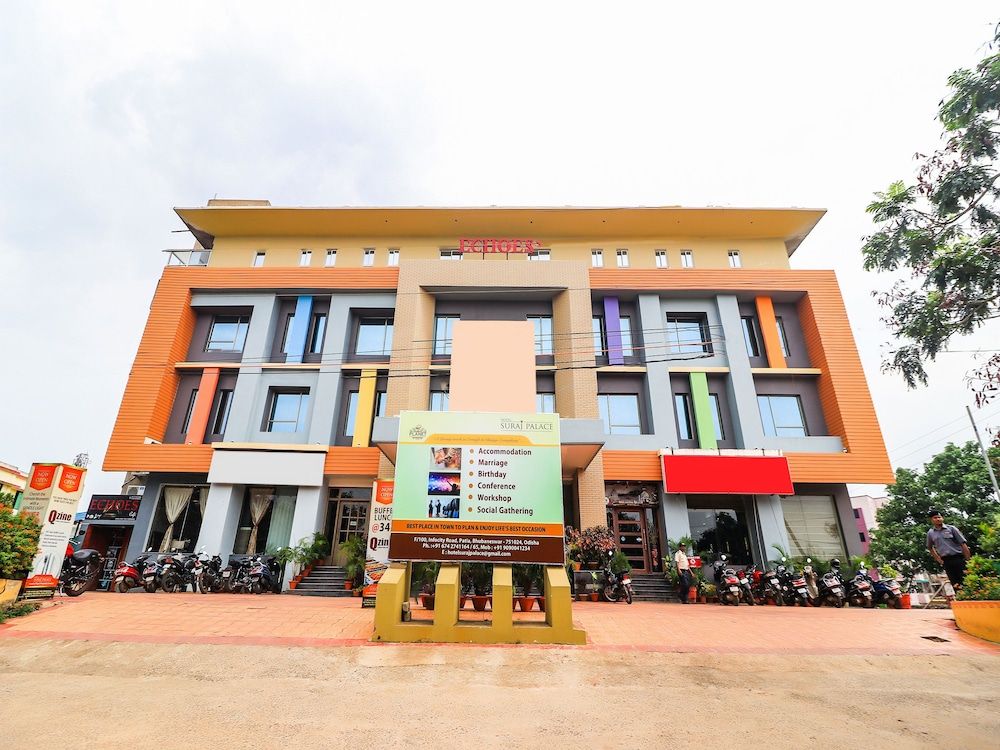 undefined OYO 7583 Hotel Suraj Palace 1 2