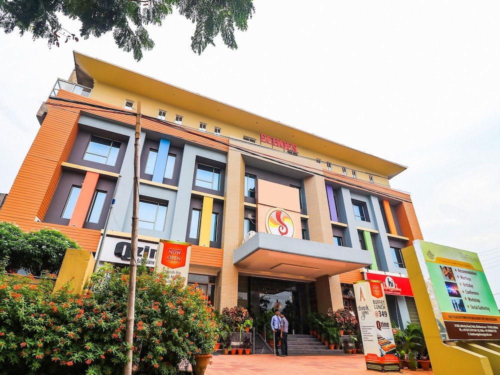 undefined OYO 7583 Hotel Suraj Palace 1