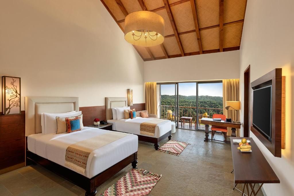 Storii By ITC Hotels, Amoha Retreat Dharamshala Deluxe Room, 2 Twin Beds, Mountain View