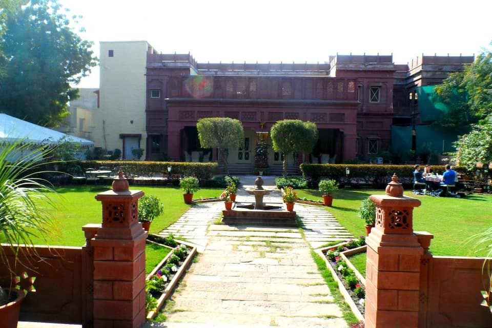 Hotel  Ratan  Vilas 3