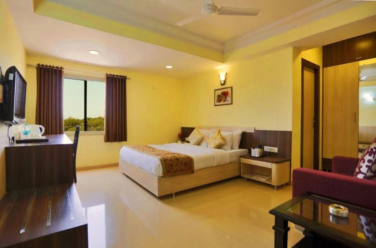 Jodhana Elite Deluxe Double Room 6