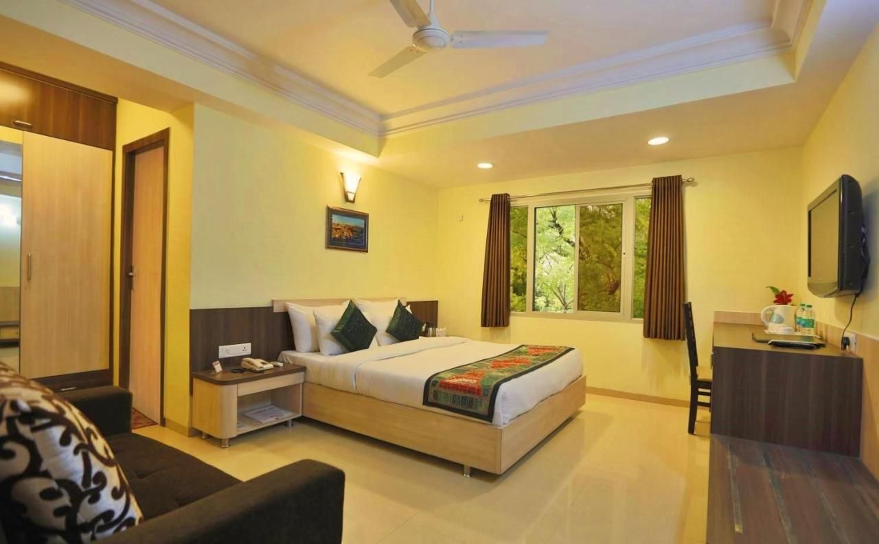 Jodhana Elite Deluxe Double Room 4