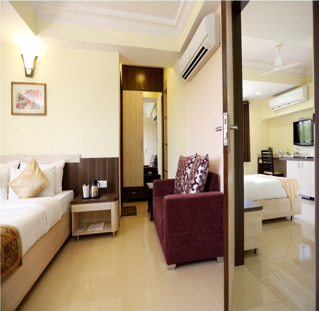 Jodhana Elite Deluxe Double Room 7