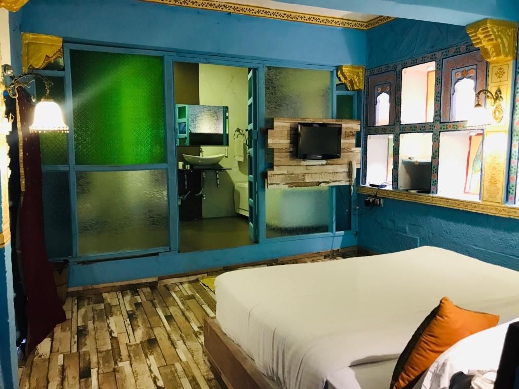 Rani Mahal Dynasty Balcony 14