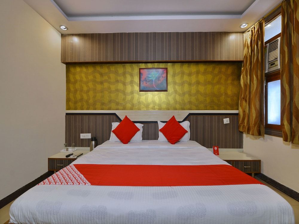 OYO 13346 Hotel A R Ganpati Plaza Double or Twin Room 11