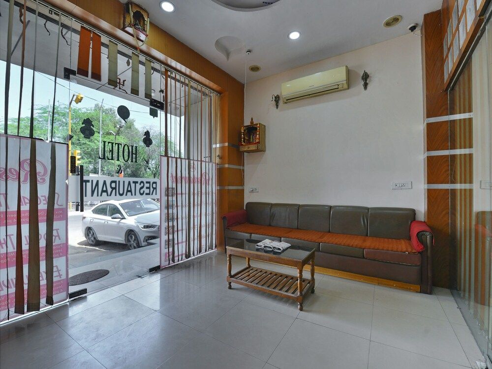 undefined OYO 13346 Hotel A R Ganpati Plaza 8