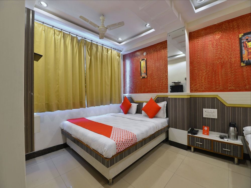 OYO 13346 Hotel A R Ganpati Plaza Double or Twin Room 13