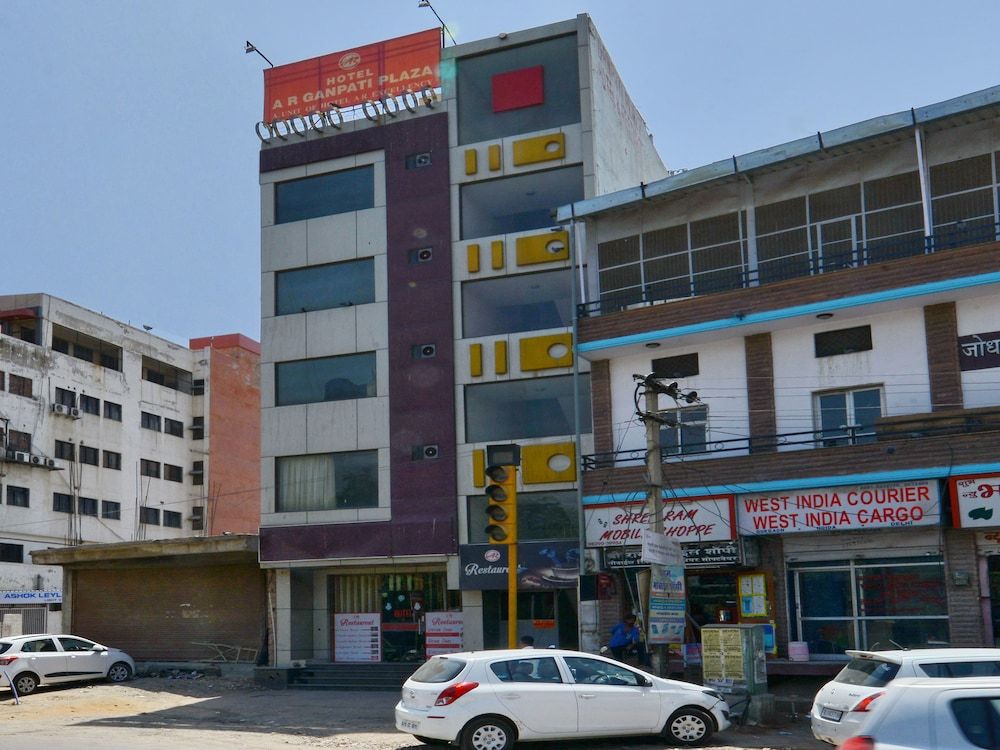 undefined OYO 13346 Hotel A R Ganpati Plaza 2