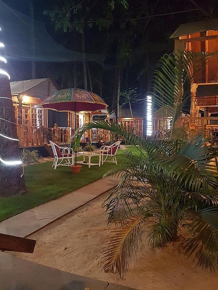 undefined Clara's Huts 4