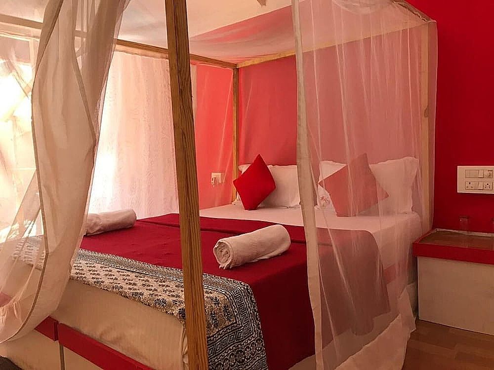 undefined Clara's Huts 9