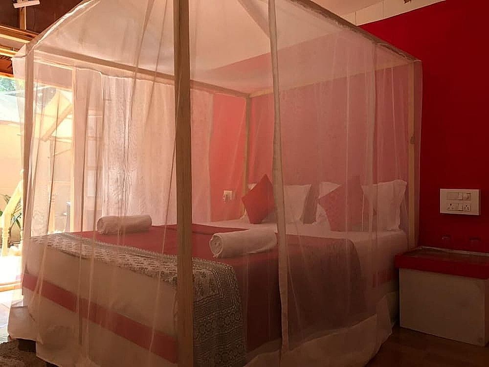 undefined Clara's Huts 8