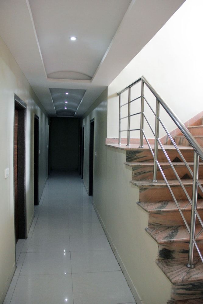 undefined OYO 6915 Hotel Marwar Regency 9