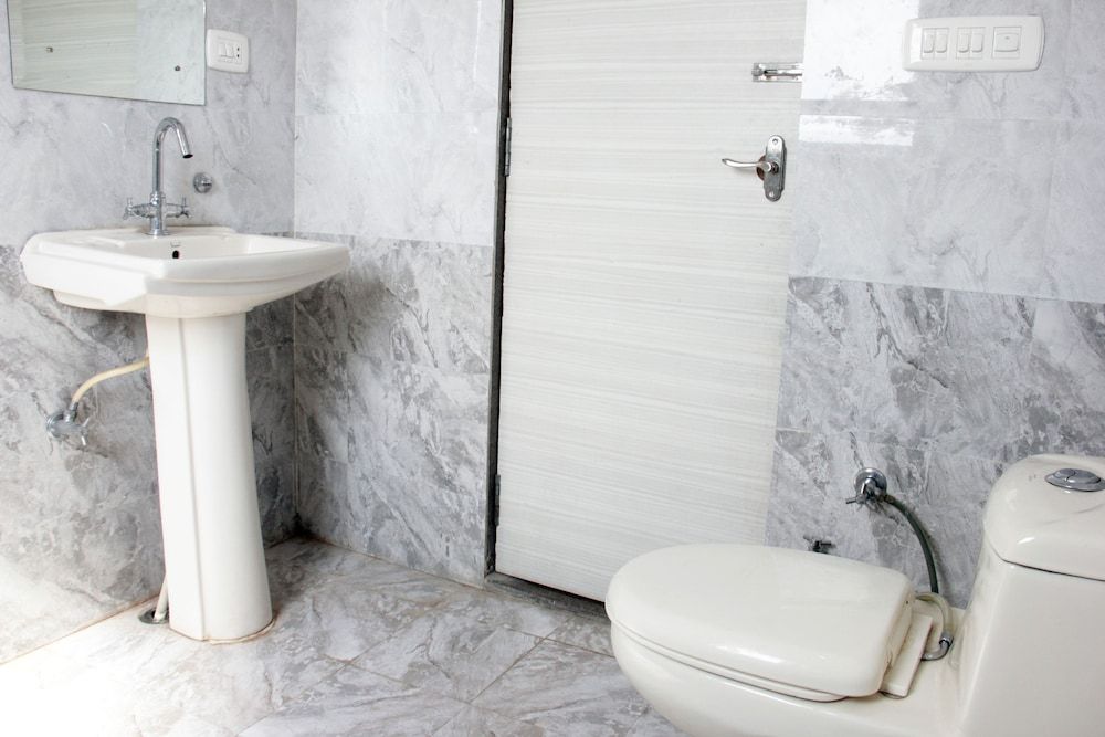 undefined OYO 6915 Hotel Marwar Regency 4