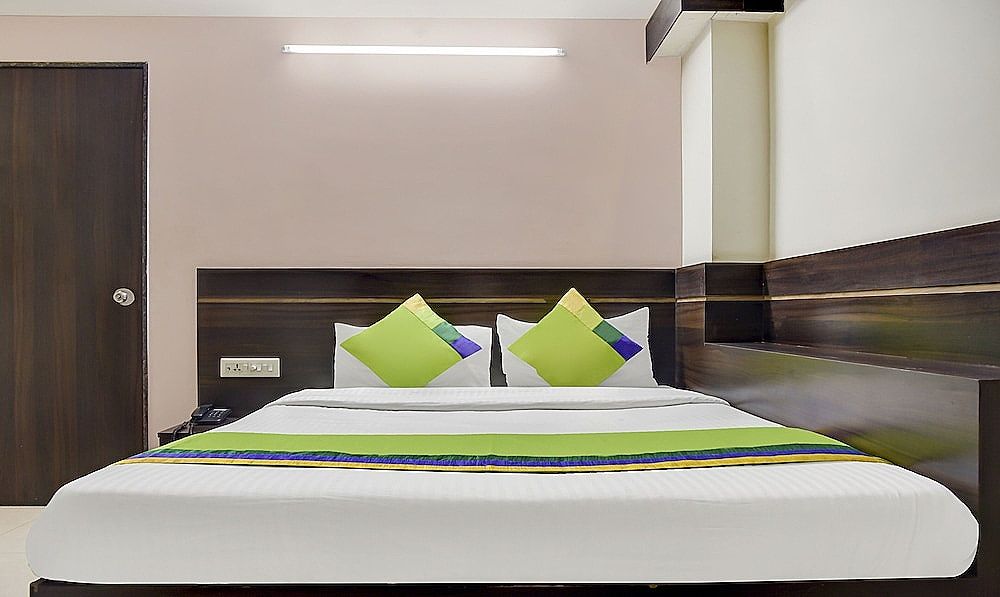 Treebo Royal Sun Palace MP Nagar Zone 2 Standard Double Room