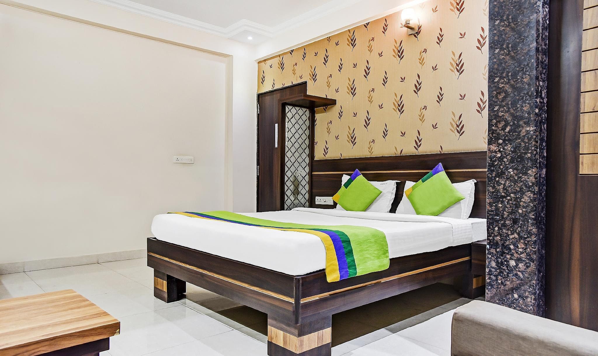 Treebo Royal Sun Palace MP Nagar Zone 2 Standard Double Room 5
