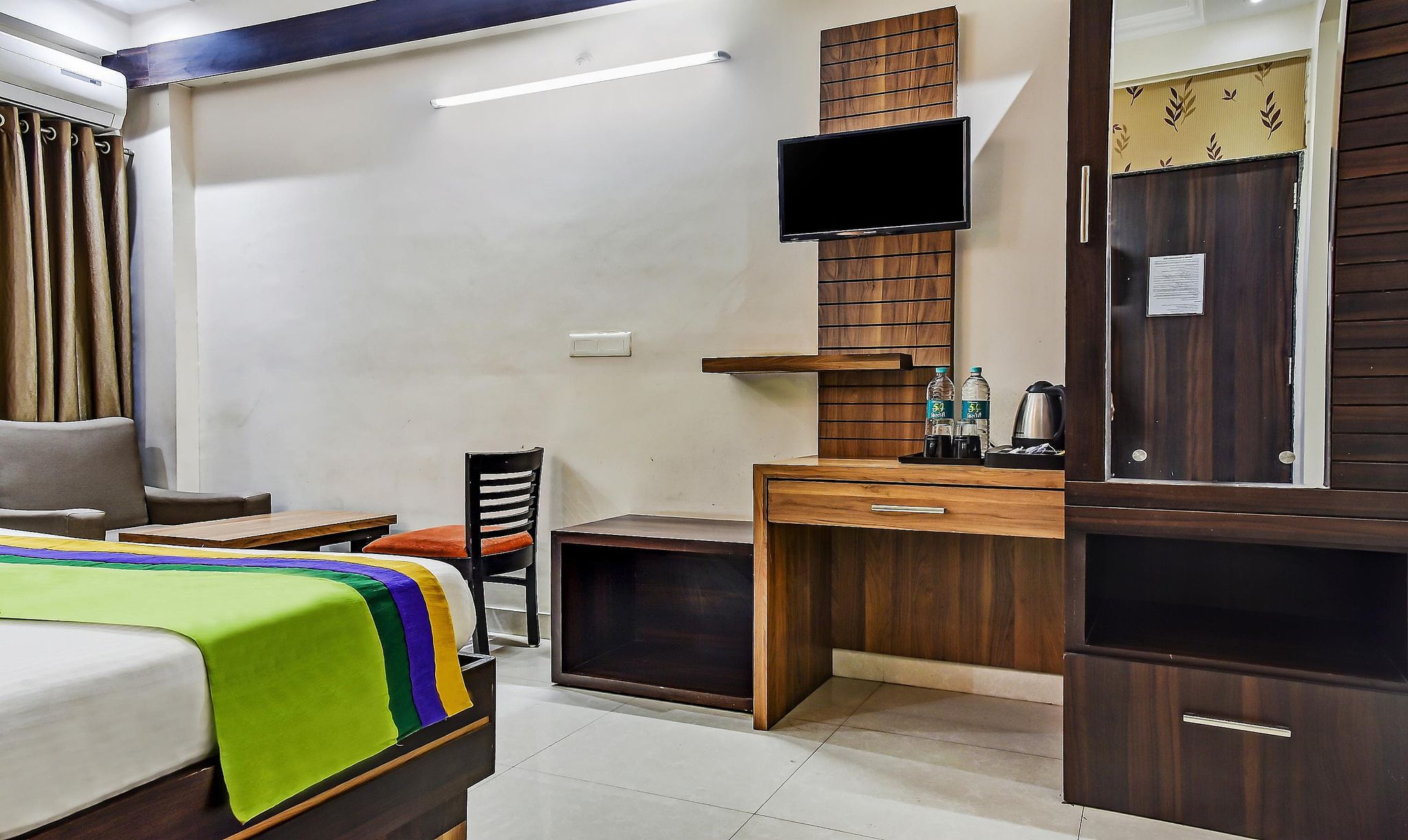 Treebo Royal Sun Palace MP Nagar Zone 2 Standard Double Room 9
