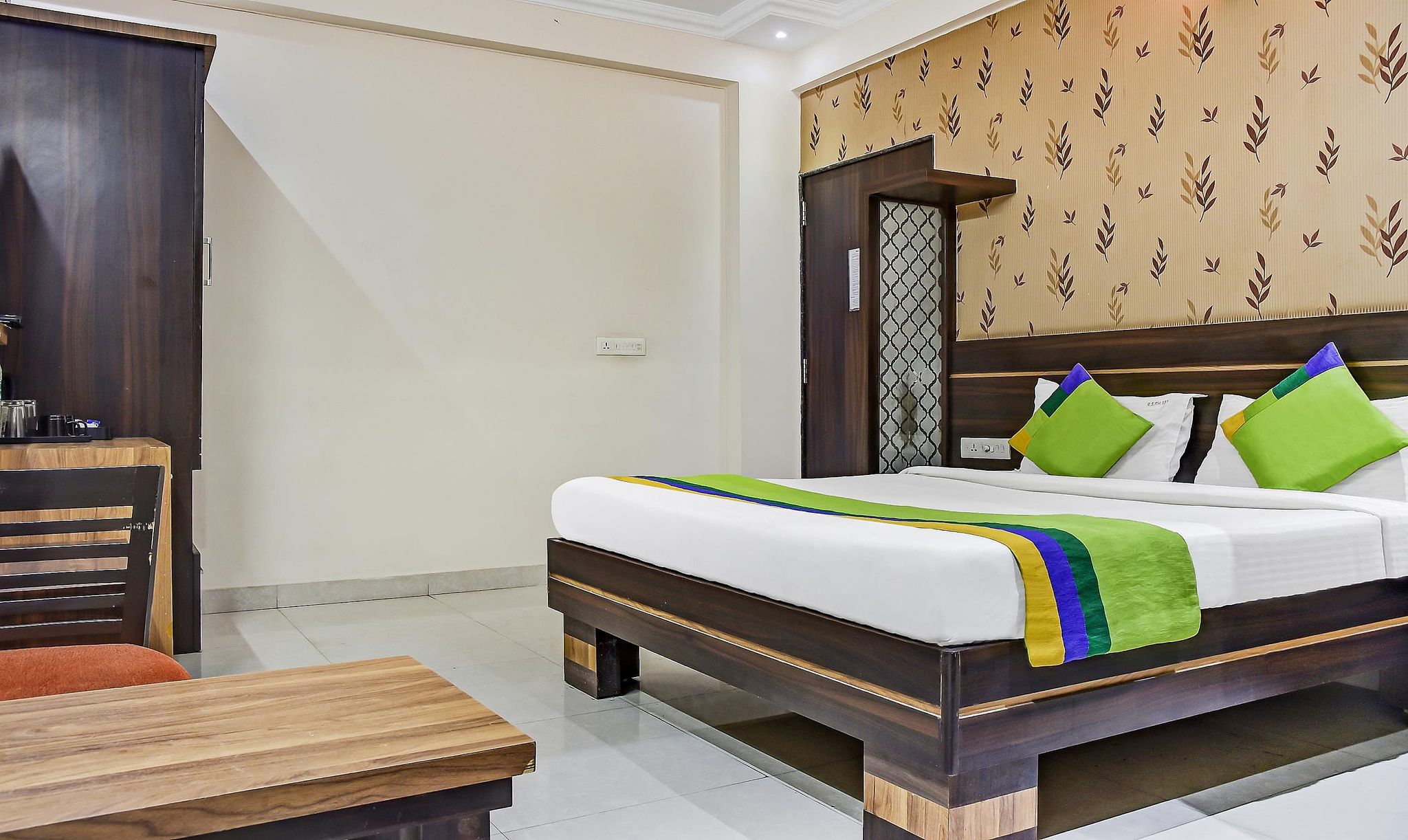 Treebo Royal Sun Palace MP Nagar Zone 2 Standard Double Room 3