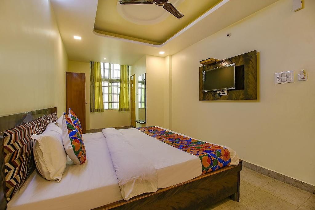 FabHotel Kanta Shrawan Arcade Deluxe Room 8
