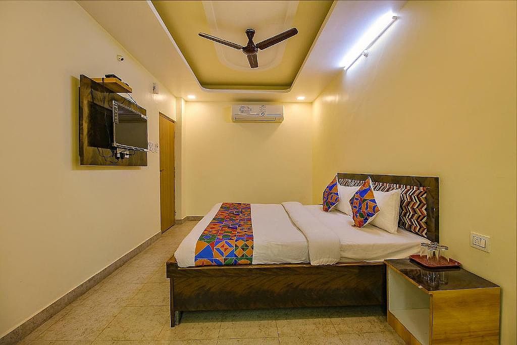 FabHotel Kanta Shrawan Arcade Deluxe Room 5
