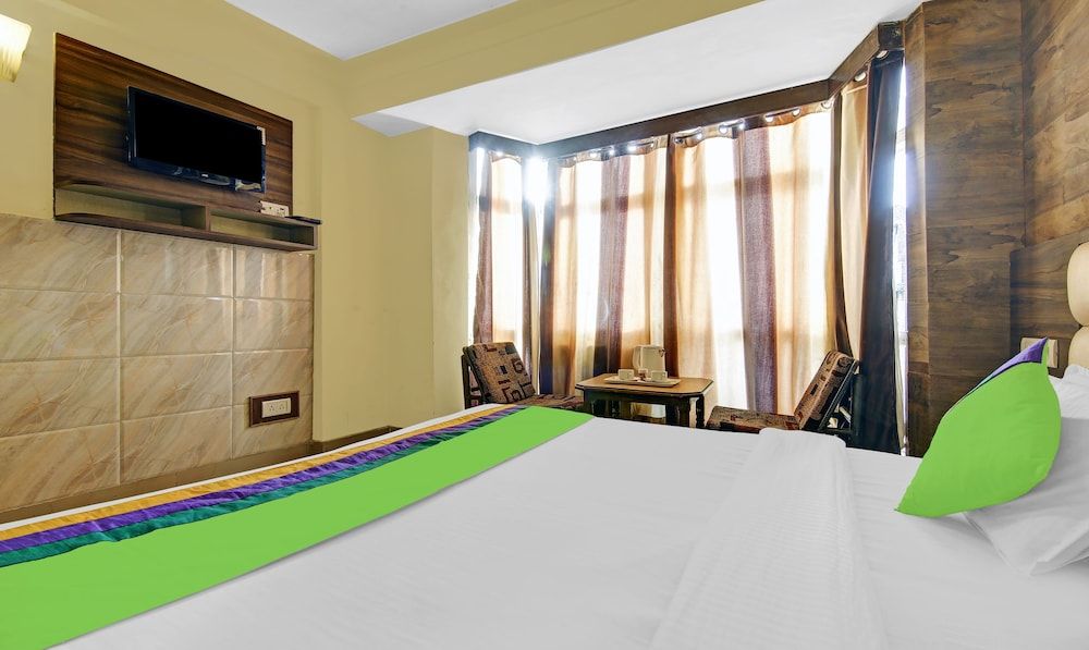 Itsy Hotels Amrita Raghunath Bazaar Jammu Deluxe Double Room