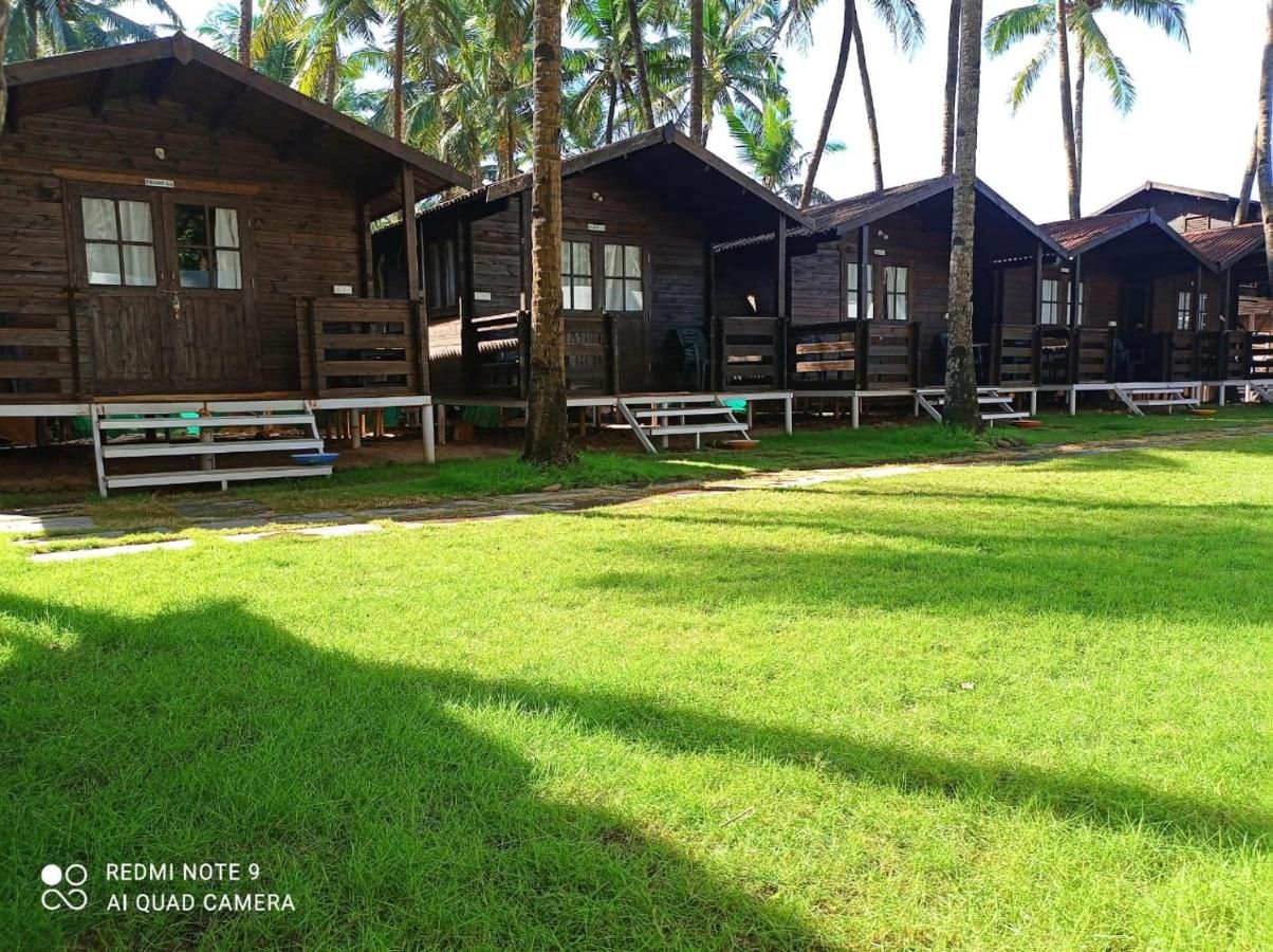 Agonda Paradise Deluxe Ground Floor Cottage with Garden View 2