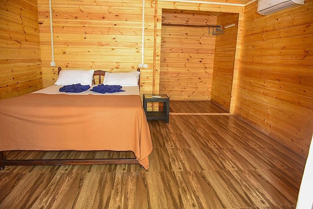 Agonda Paradise Deluxe Ground Floor Cottage with Garden View