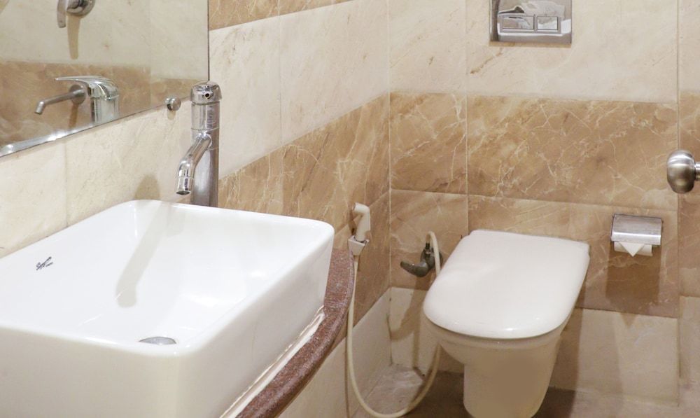 undefined Treebo Trend Grand Horizon 8