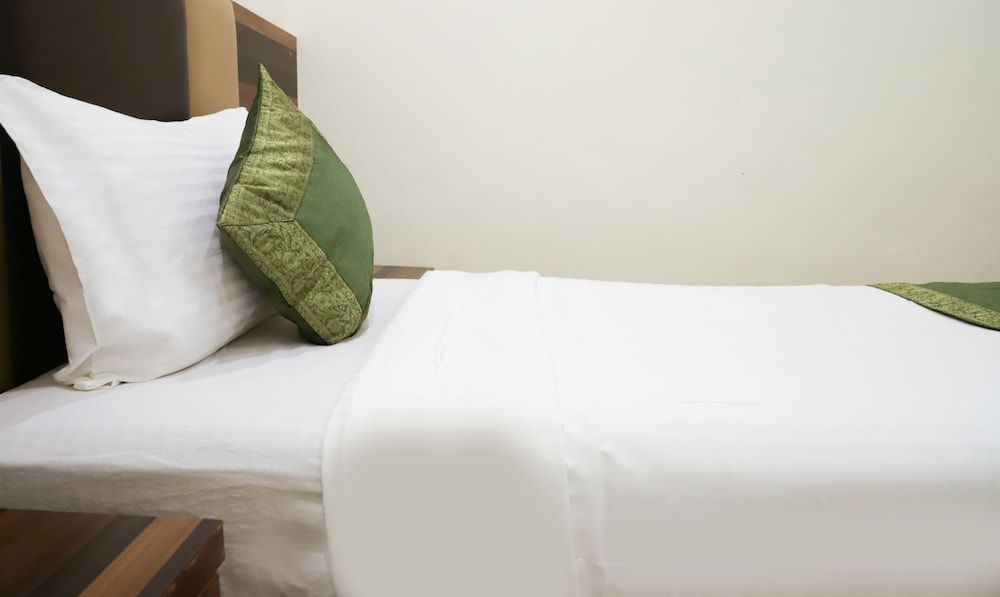 undefined Treebo Trend Grand Horizon 4