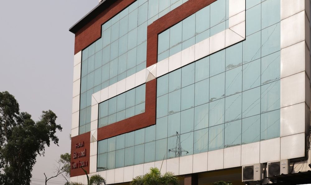 undefined Treebo Trend Grand Horizon 2