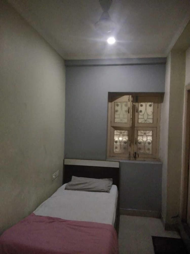 undefined iROOMZ Pranathi Comforts 4