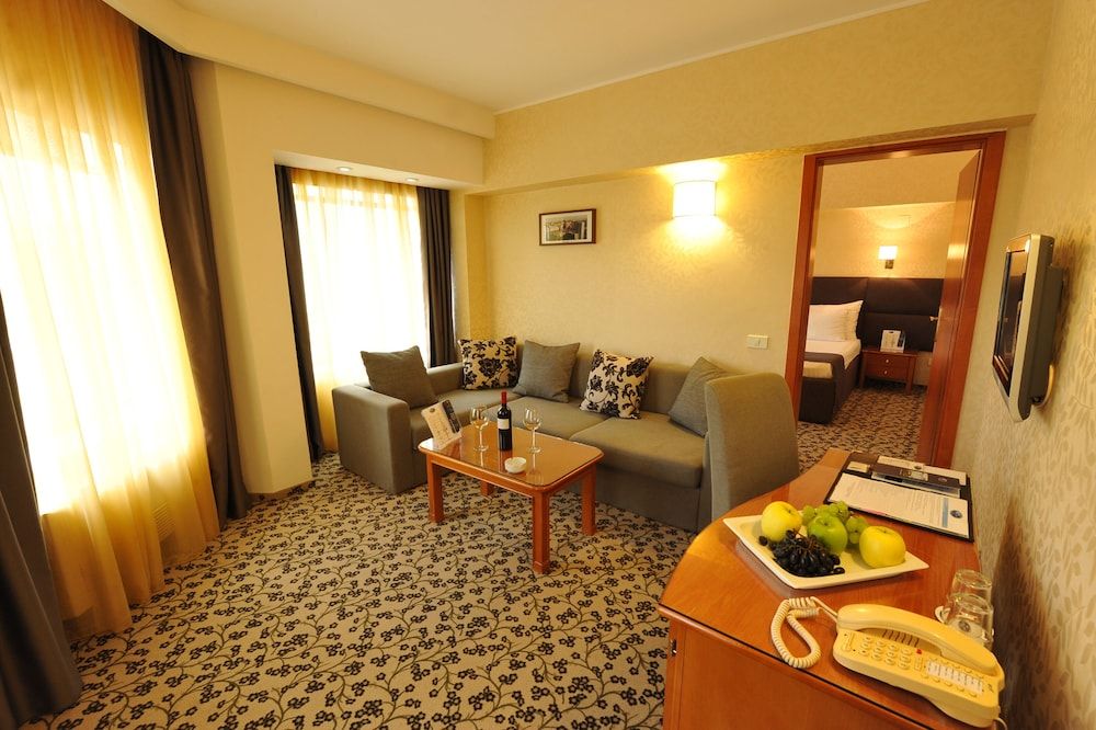 undefined Crystal Palace Hotel 9