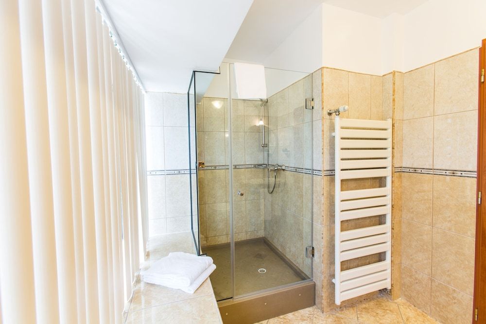 Crystal Palace Hotel Standard Queen 5