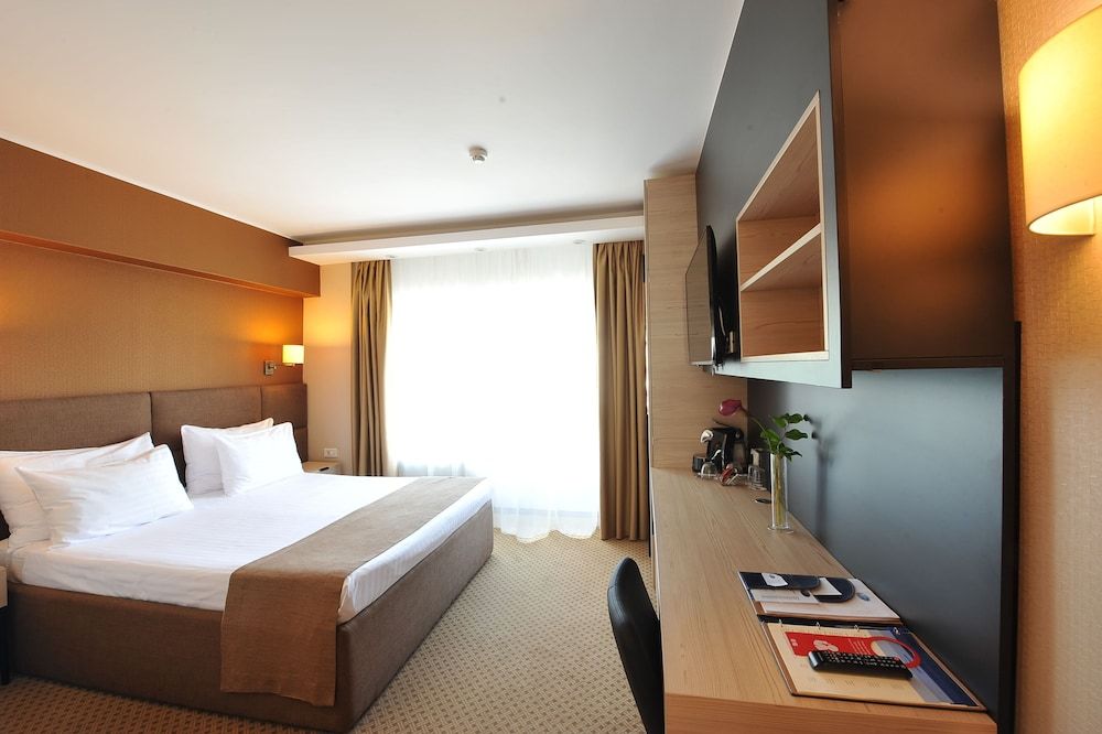 Crystal Palace Hotel