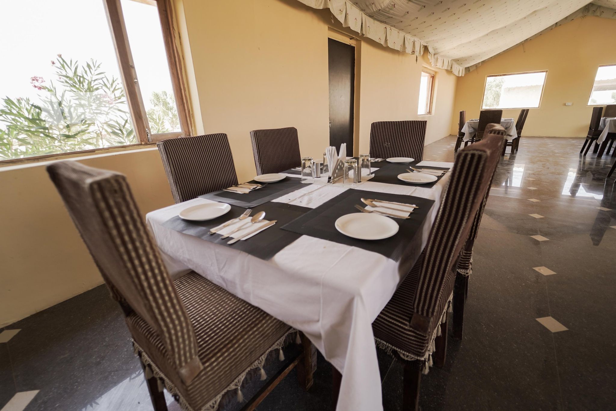 Food & Dining