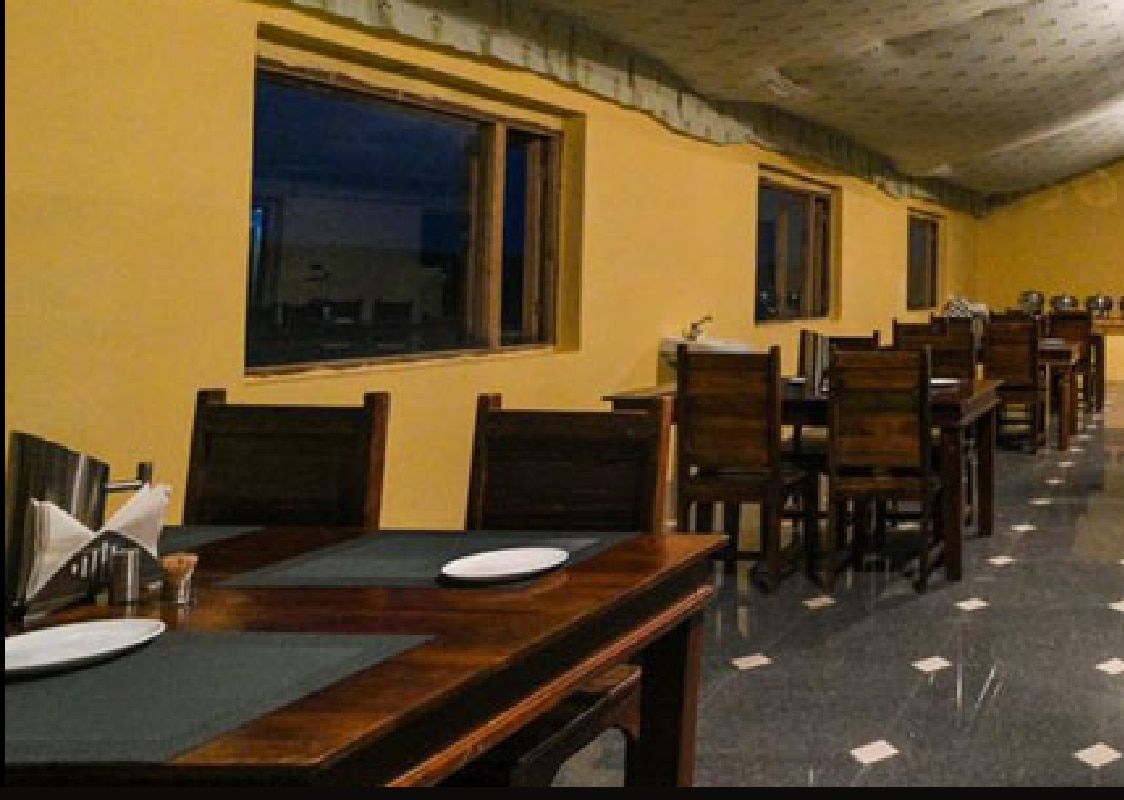 Food & Dining
