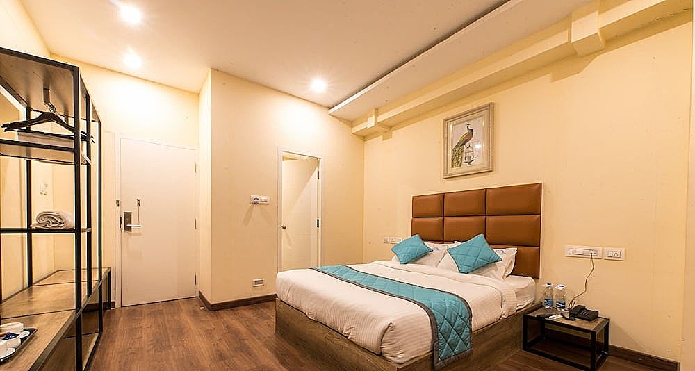 Caramel Hotels Deluxe Double Room 2