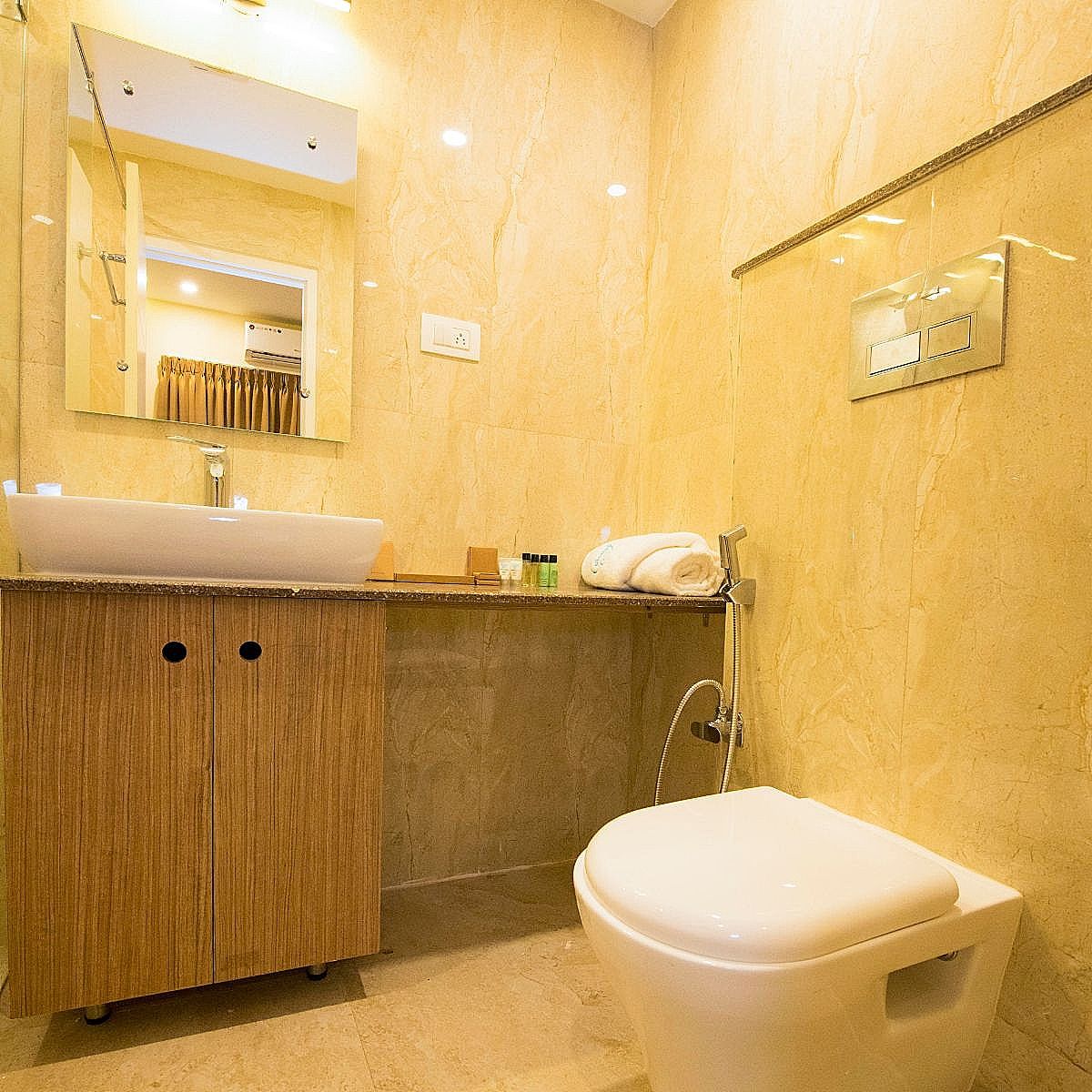 Caramel Hotels Deluxe Double Room 21